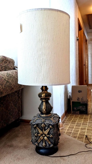 Make a statement with this retro lamp; measures 11" x 11" at the base and is 45-1/2" tall with