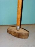 16 LB rock splitting hammer with a 33
