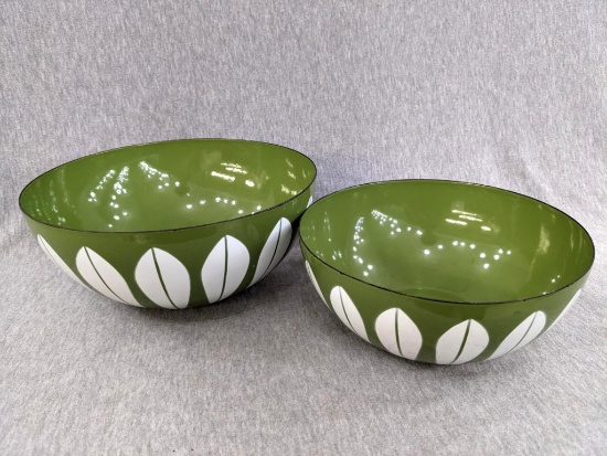 Set of two Catherineholm lotus green with white mixing bowls. Larger is 9-1/2" x 4" high. Both