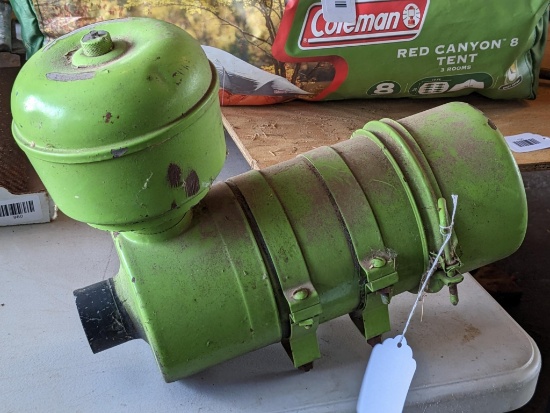 Tractor air cleaner assembly is 14" long with 2" diameter mount flange. Is this Deutz green?