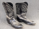 Justin cowboy boots are Men's size 11-1/2 EEE. Top rims of shafts are a little worn but overall