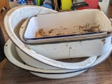 Four enameled pans up to 18