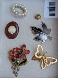 Five pretty brooches up to 2-3/4