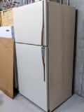 Located in basement, please bring help to remove. Hotpoint refrigerator freezer, model CTX21Z, 21.7