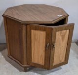 Nice side table in good condition measures about 24
