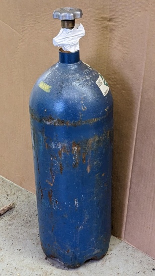 No shipping. Full carbon dioxide gas cylinder measures 26" with valve or 23" without. Refill seal is