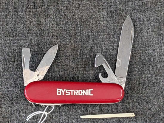 Victorinox Officer Suisse stainless Rostfrei pocket knife was made in Switzerland. About 3-1/2" long