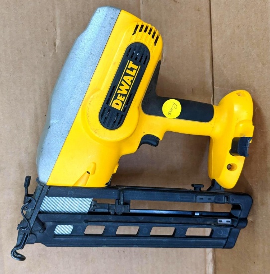 DeWalt XRP 1-1/4" to 2-1/2" 16 gauge cordless finish nailer model DC618 appears in good working