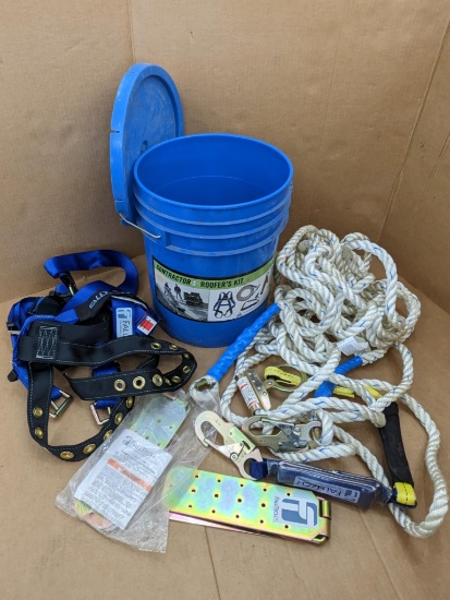 Contractor roofer's fall harness kit by FallTech incl. 5-point harness, 50' lifeline, rope grab,