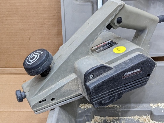 Porter Cable power planer model no 125. The planer is in good condition, has a fence, comes in a