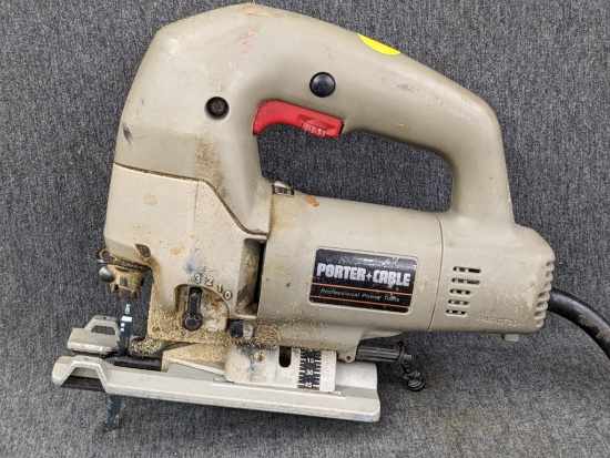 Porter Cable model 543 variable speed jig saw with tilting foot, hard case, and runs good