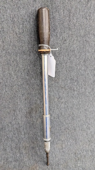 Stanley no. 131 ratcheting screwdriver, measures 19" overall when closed. in pretty good condition