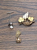 Vintage Krementz grape vine pattern brooch or pin, pretty necklace with dainty chain and clasp