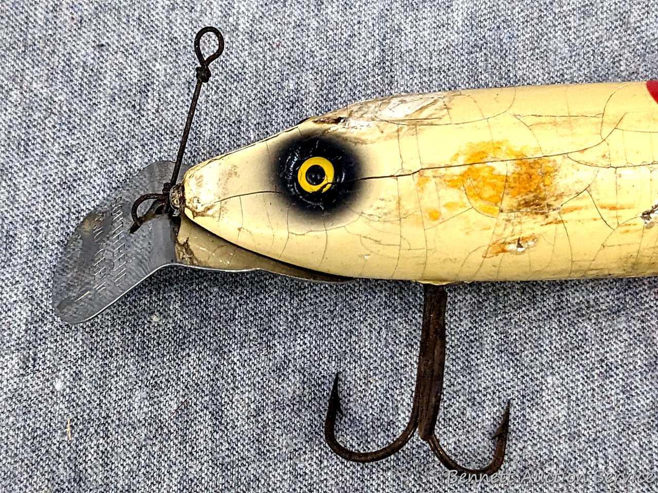 Two antique wooden fishing lures incl South Bend | Proxibid Two antique wooden fishing lures incl South Bend | Proxibid