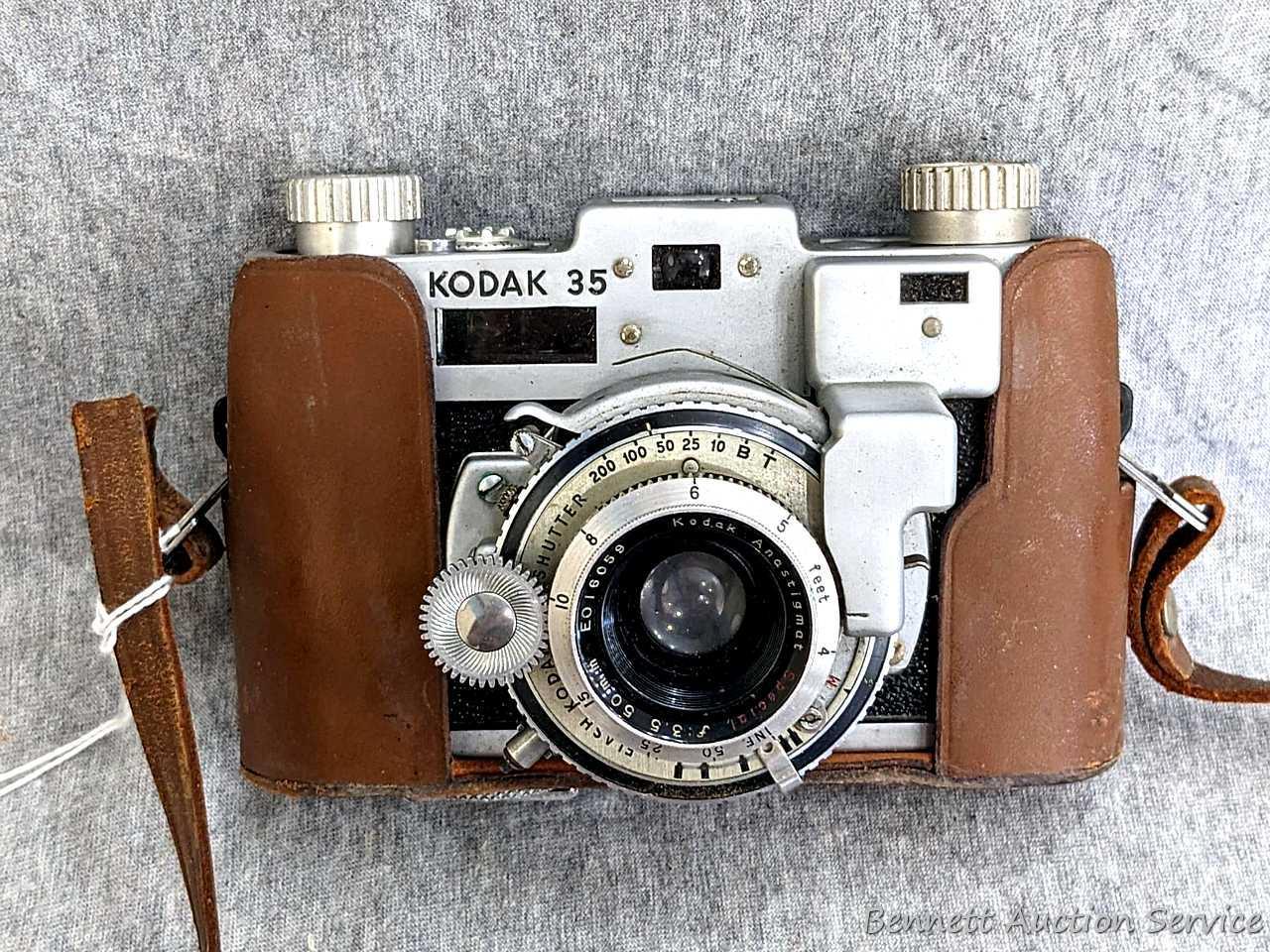 Vintage 1940s Kodak 35 Anastigmat Camera in | Proxibid