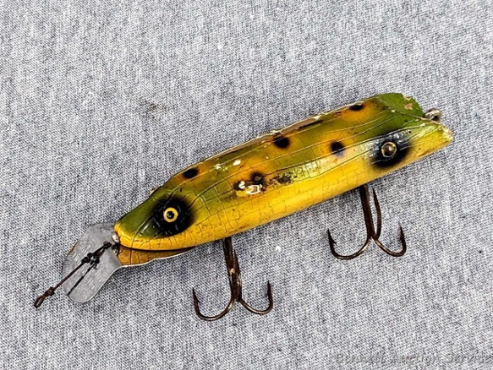South Bend Two-Oreno antique fishing lure is about 4-1/2" over front metal piece. Notable chipping