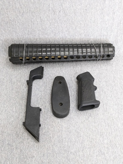 Old school fiberglass AR15 / M16 rifle forearm w/ heat shields. Pistol grip, butt pad, carry handle