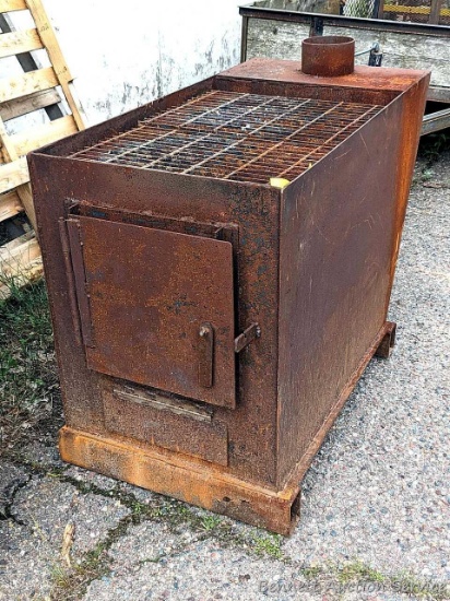 Heavy duty maple syrup stove measures approx 4' x 2' x 3' tall. Stove is sturdy. Ready for your 2' s