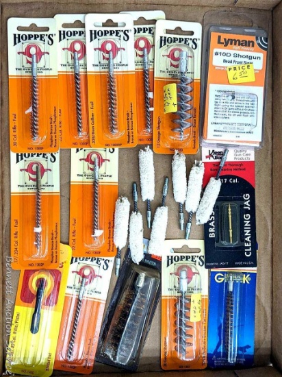 NIP Hoppe's 9 gun cleaning brushes, plus Outers, Lyman, Kleen Bore cleaning swabs and more. For