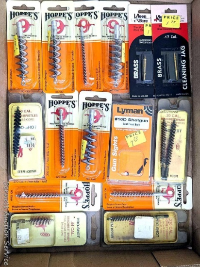 NIP Hoppe's 9 gun cleaning brushes, plus Pro-Shot, Lyman, Kleen Bore cleaning jags, bead front