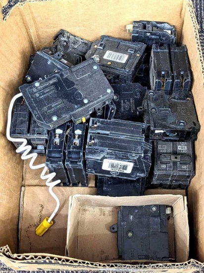 10" x 13" box of breakers for circuit box in a variety of sizes.