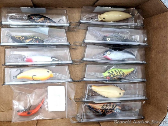 10 Crank bait deep diver rattle lures. All measure approx 4" long.