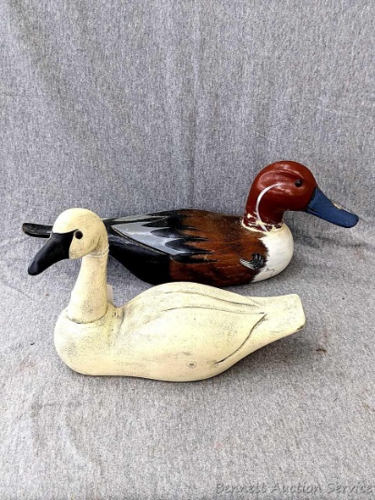 2 wooden decoy decorations. Some wood putty on duck neck and some paint imperfections. Duck measures