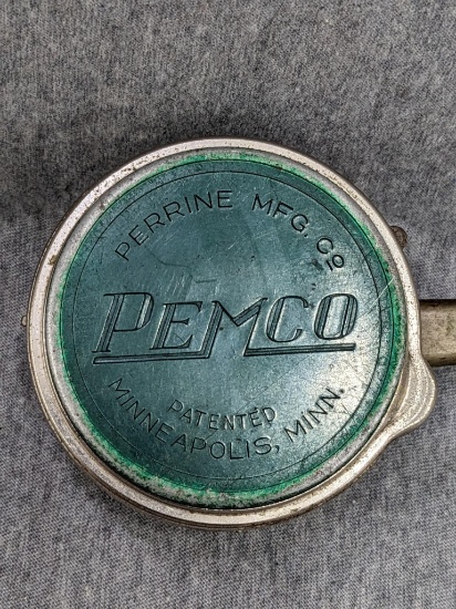 Vintage Pemco No. 85 fly fishing reel was made by Perine Mfg. Co. of Minneapolis Minn. Top spins and