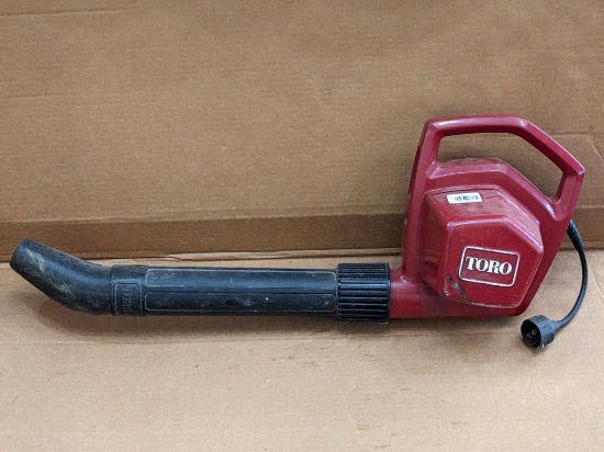 Toro 850 Super electric Blower/Vac appears in good condition and blows.