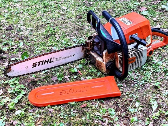 Stihl 029 Super chainsaw has a 16" bar. Saw is in very good condition and started right up. Runs