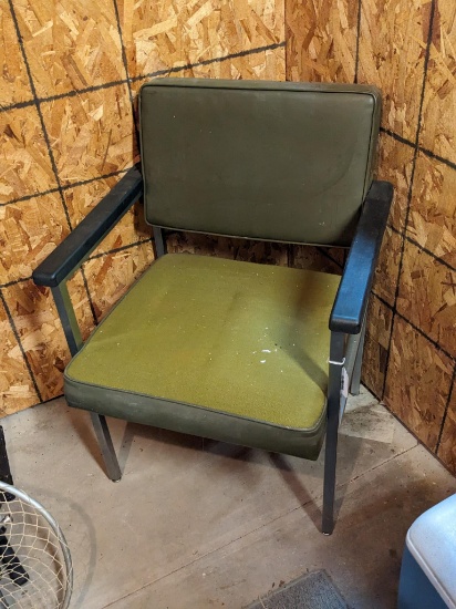 Sturdy retro chair, 2' wide and 18'' tall over seat