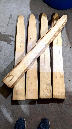 13" tall stack of fur stretching boards are 3' long.