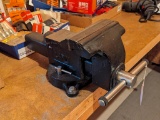 Nice, Larin swiveling 6'' bench vise, has nice jaws