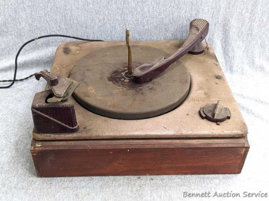 Antique turn table or record player for display or restoration. Cabinet measures approx. 13" x 14" x