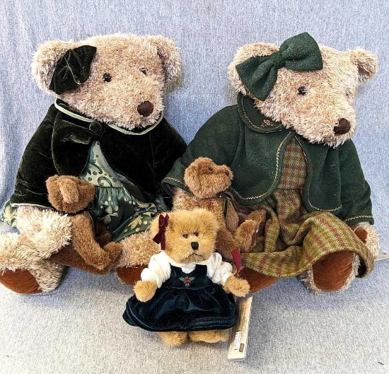 Russ Vintage Edition bears including Lady Elspeth, Lady Lynette and the little bear is Halley; the