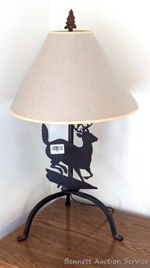 30" table lamp with Northwoods Whitetail deer theme. Lamp is in good condition.