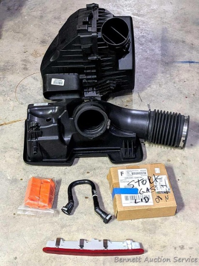 Seller notes 2020 Chevy STD Silverado air cleaner, also has cab light and more.