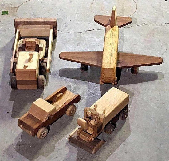 Neat wooden toys incl 12" bulldozer, airplane, more. Fun pieces.