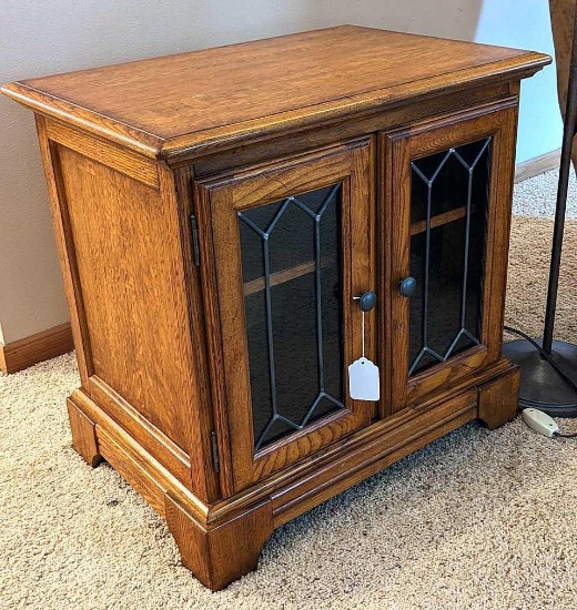 Pretty end table measures approx. 26" x 25" x 18" and matches 42, 45, 51 and 59.