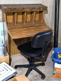 Nice adjustable office chair raises to 20