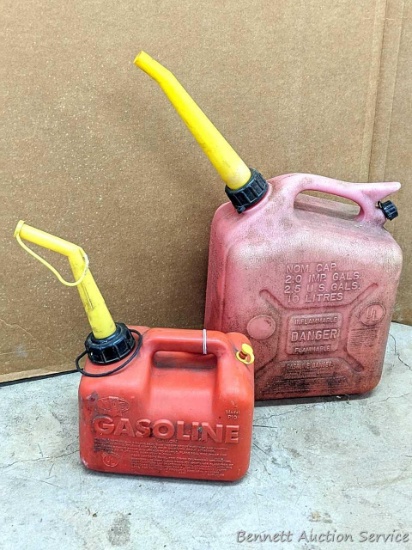 Pre-frustration gas totes are 1 gallon and 2-1/2 gallon capacity.