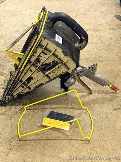 Stanley feed texturing gun with two nozzle plates.
