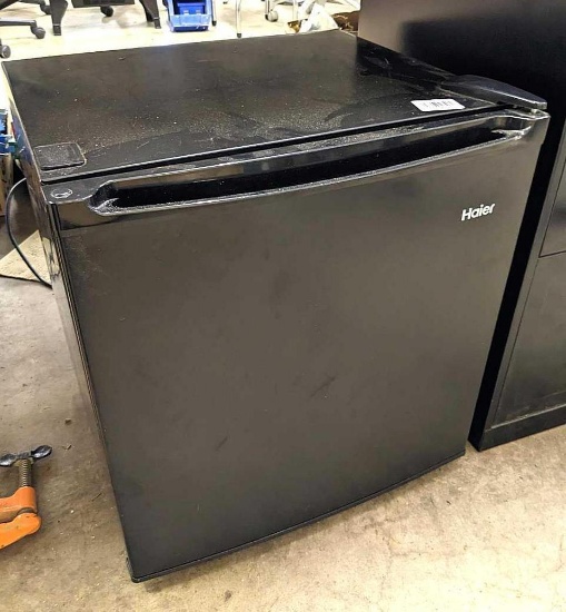 Haier 1.7 cu ft refrigerator, runs.