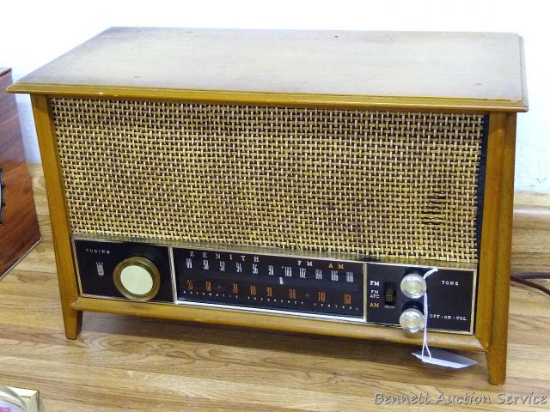 Retro Zenith long distance radio is in good condition and measures about 16" x 8" x 10" tall.