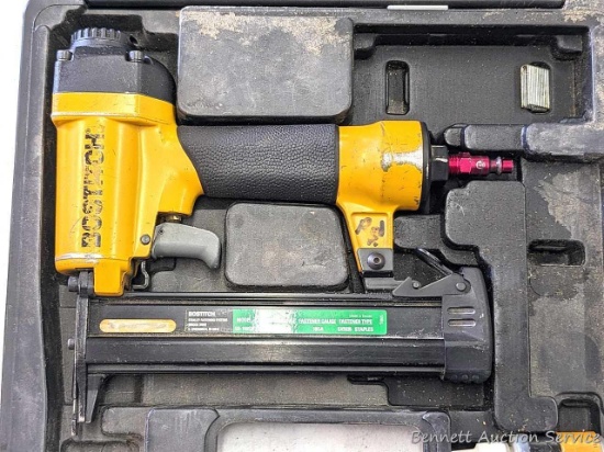 Bostitch pneumatic stapler gun, model SB-150SX, 18 gauge, in a heavy duty plastic carrying case.