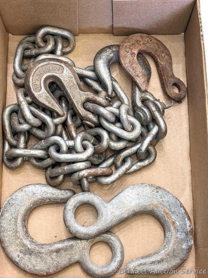 Pickup in Rib Lake. Approx 5 ft Chain and extra hooks. Currently chain is set up with 1/4 and 5/16