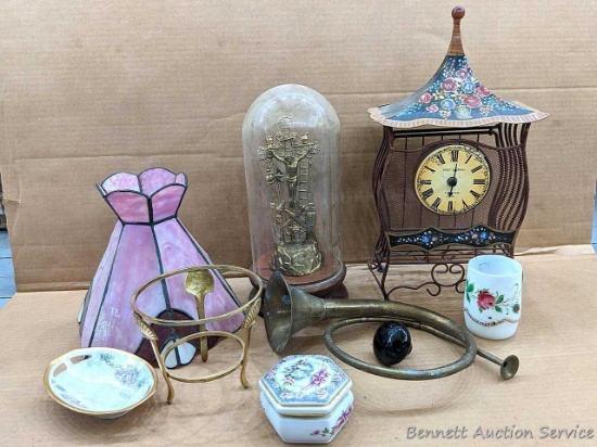 Pickup in Rib Lake. Pretty pink stained glass lamp shade is 9" tall; decorative clock, hand painted