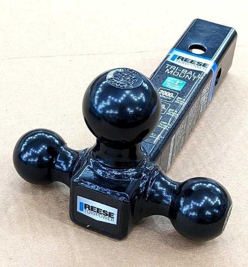 Reese Tri-Ball Mount fits a 2" receiver opening on your truck. Has 1-7/8", 2", and 2-5/16" trailer