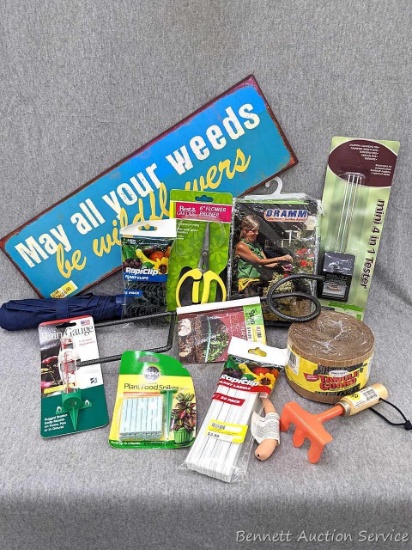 Gardener's delight!! Plant clips, Hose guide, soil tester, 6" flower pruner, Miracle gro plant