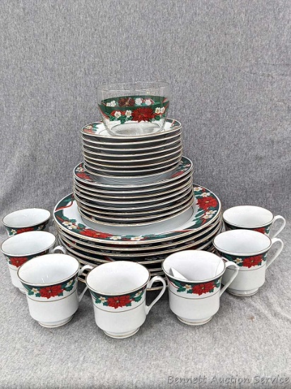 Tienshan china, "Deck the Halls" pattern, eight place setting including 10" dinner, 7" salad, 6"